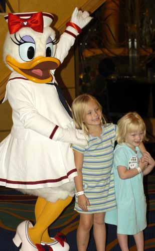 Disney Cruise Photos Daisy Duck  M. Timothy O'Keefe www.GuideToCaribbeanVacations.com